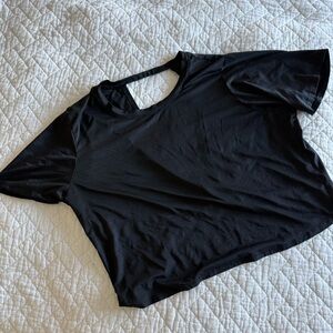 Fabletics Open Back Cropped T (small)